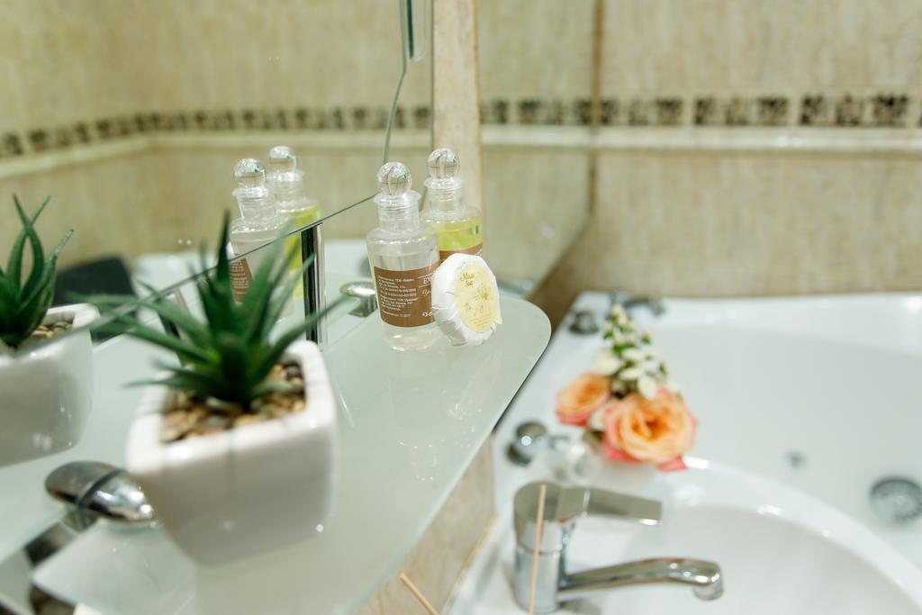 Studio De Luxe With Jacuzzi Sumy Eksteriør bilde