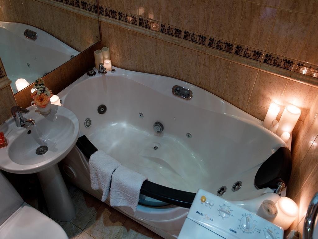 Studio De Luxe With Jacuzzi Sumy Eksteriør bilde
